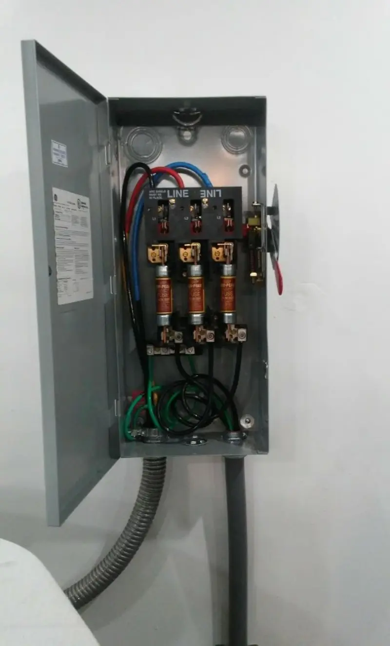 Three-phase disconnect switch installed for Smoke Detector Installation in Malden